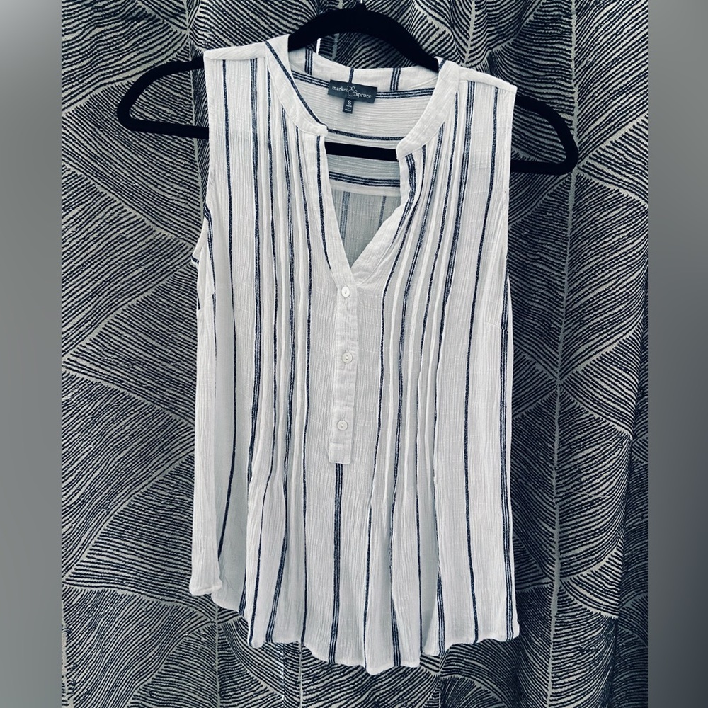 Women’s half button tank top